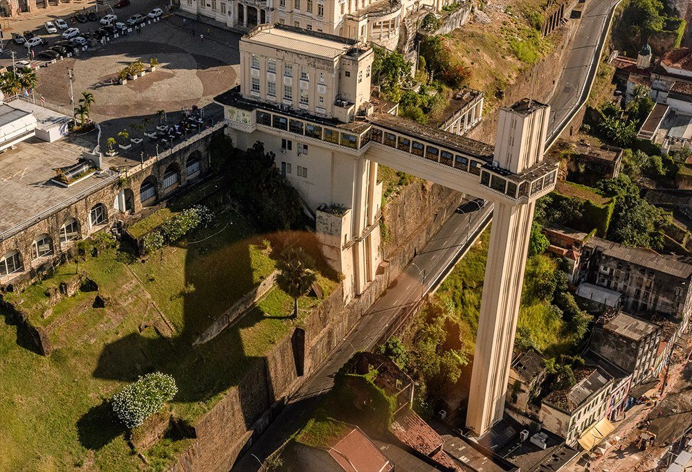Elevador Lacerda e o Centro Histórico vistos do alto